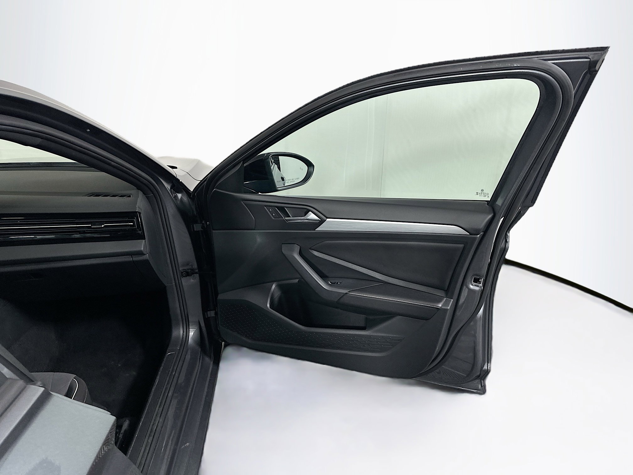 Used 2025 Volkswagen Jetta Sport FWD image 31