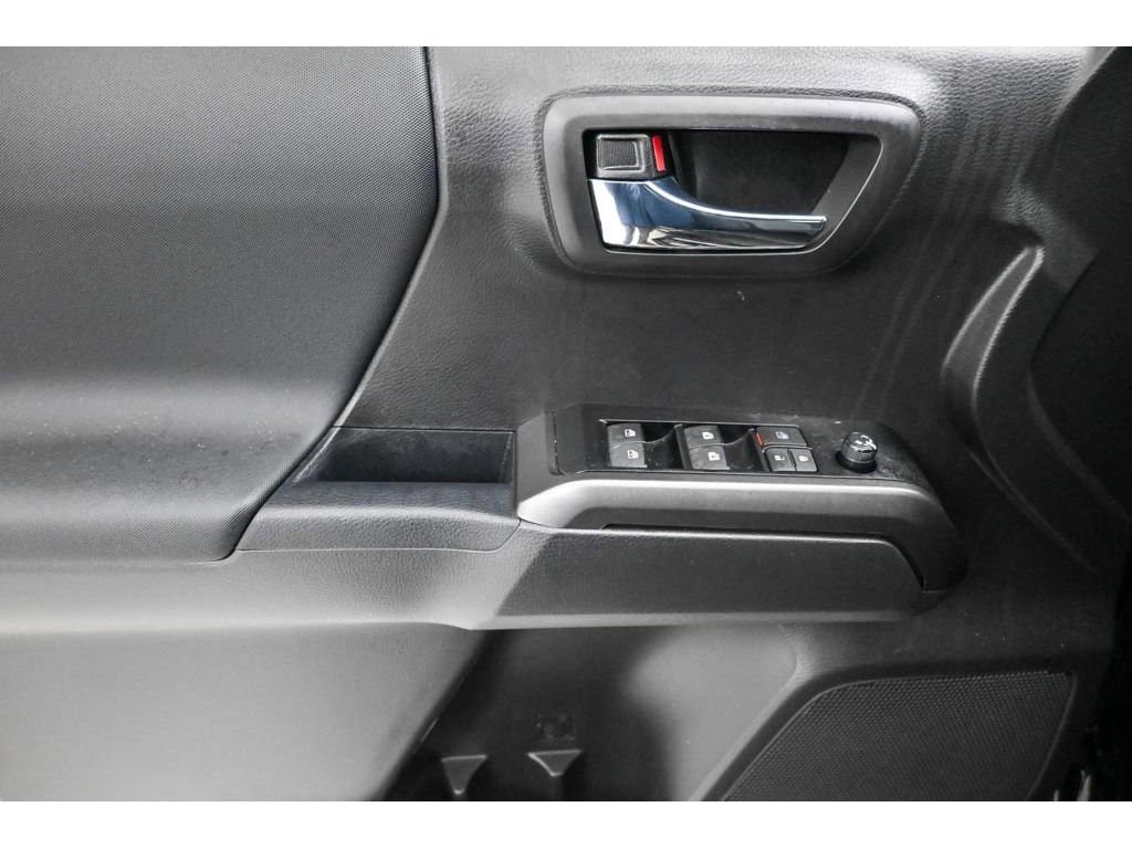 Used 2023 Toyota Tacoma TRD Off-Road image 7