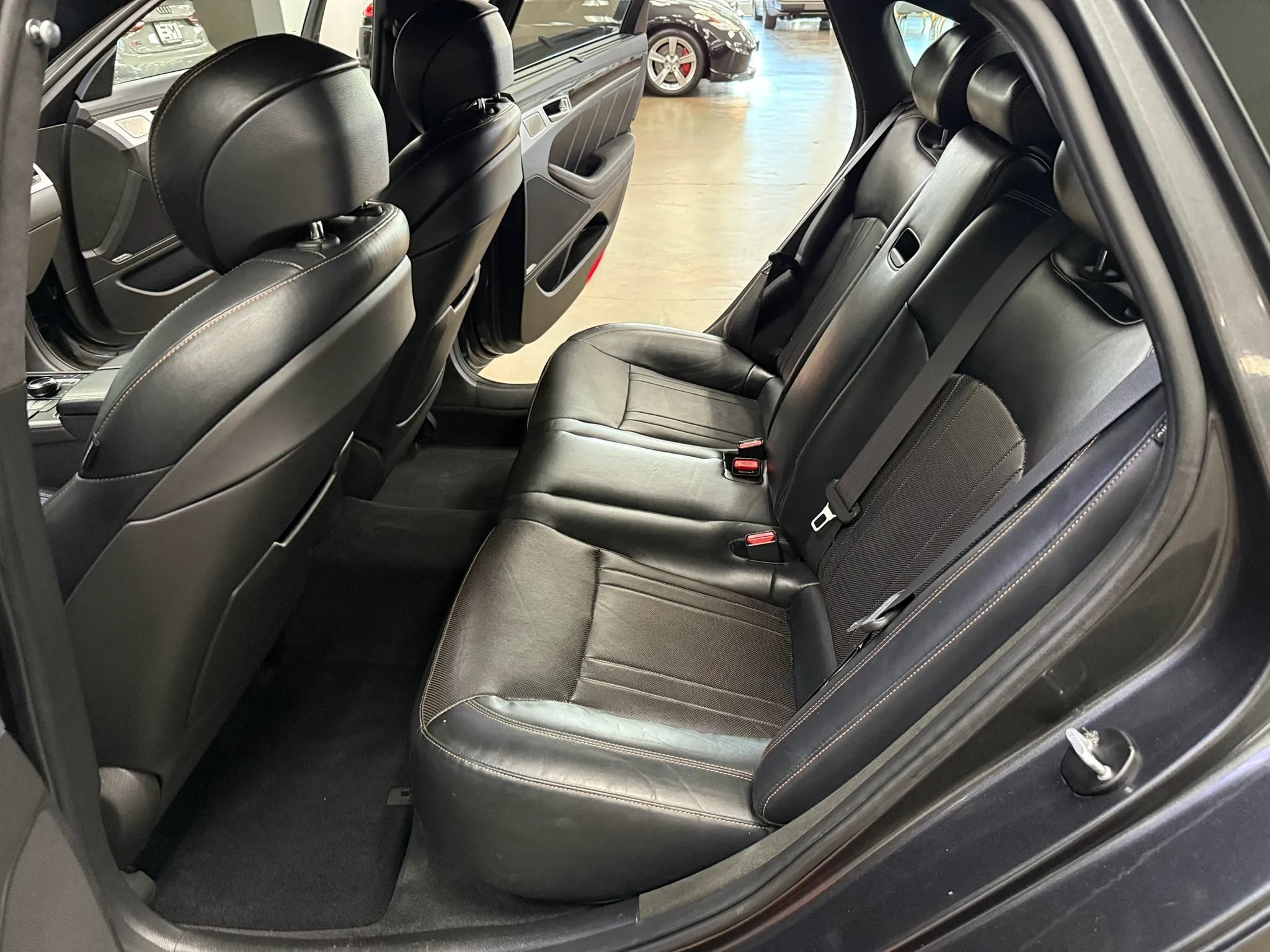 Used 2018 Genesis G80 3.3T Sport RWD image 16