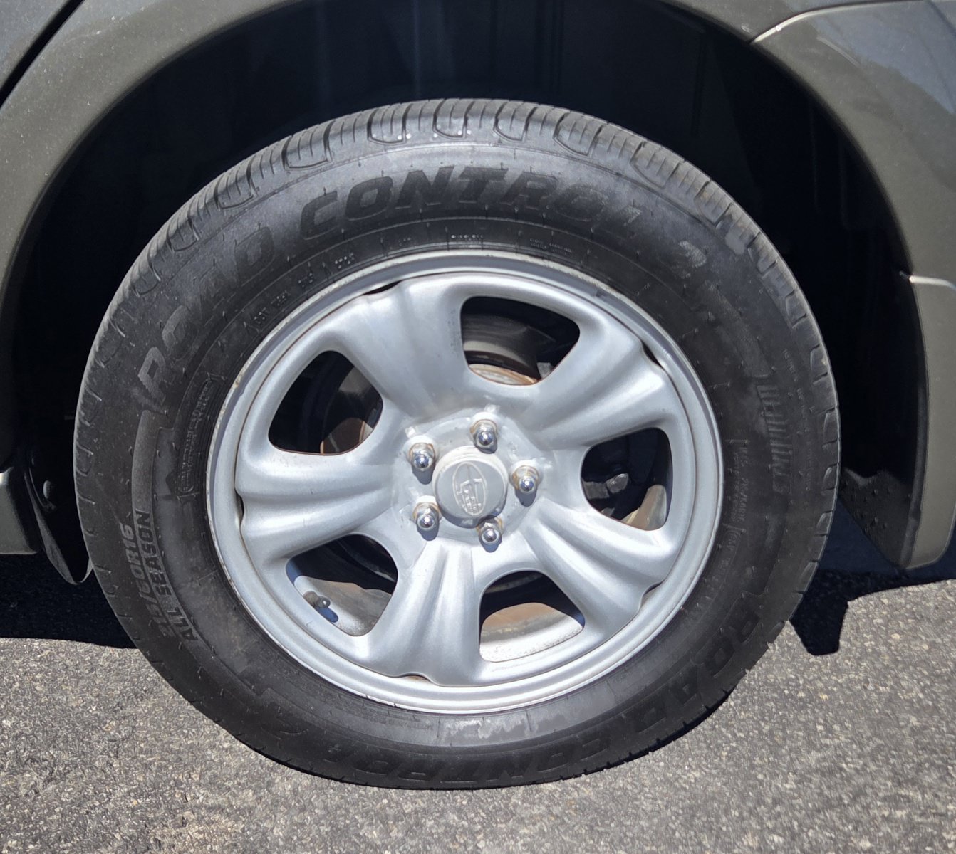 Used 2005 Subaru Outback 2.5i Limited AWD/4WD image 9