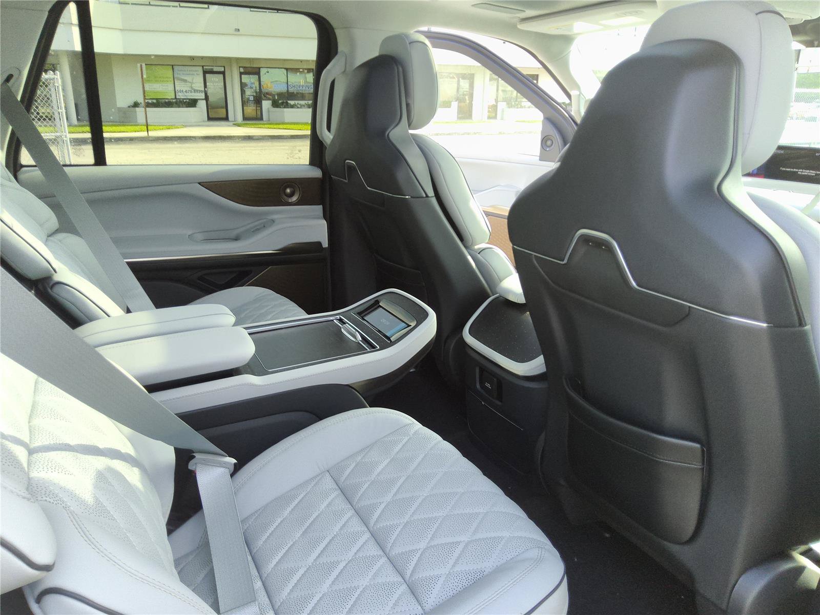New 2027 Lincoln Navigator Black Label AWD/4WD image 24