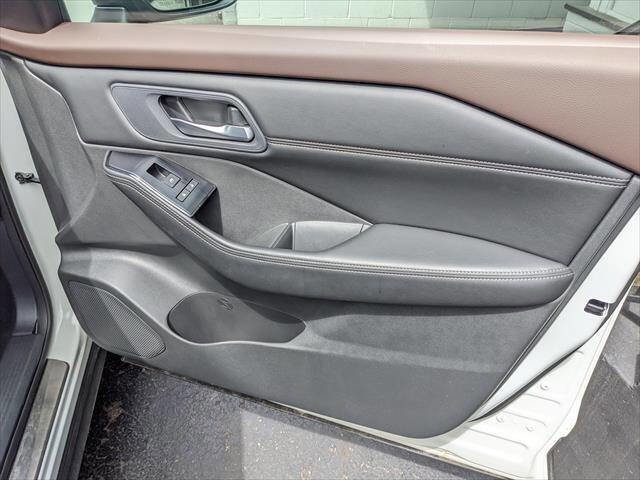 Used 2023 Nissan Rogue SV w/ SV Premium Package AWD/4WD image 22