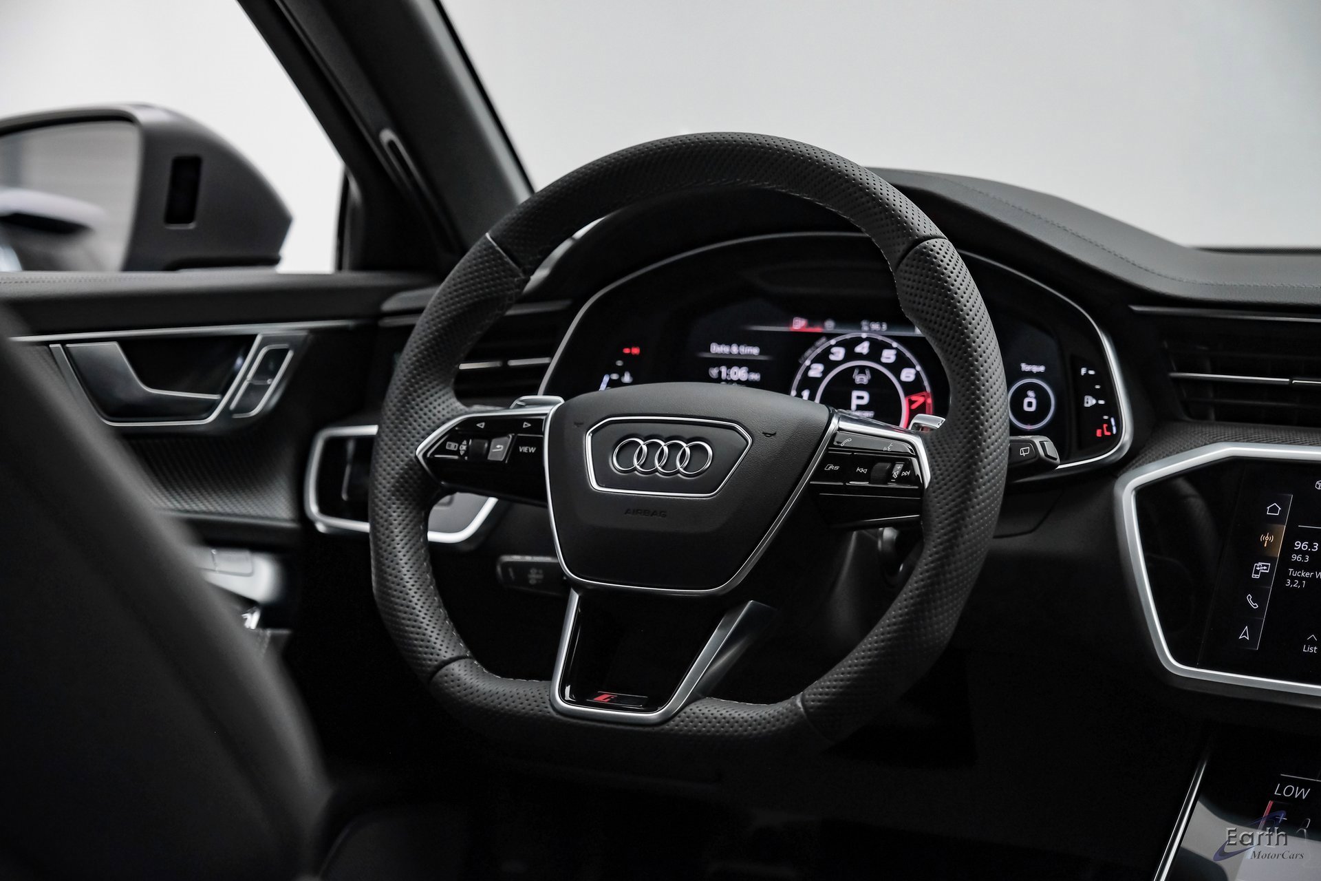 Used 2025 Audi RS 6 performance image 51