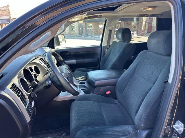 Used 2017 Toyota Sequoia SR5 w/ Sport Appearance Package AWD/4WD image 13