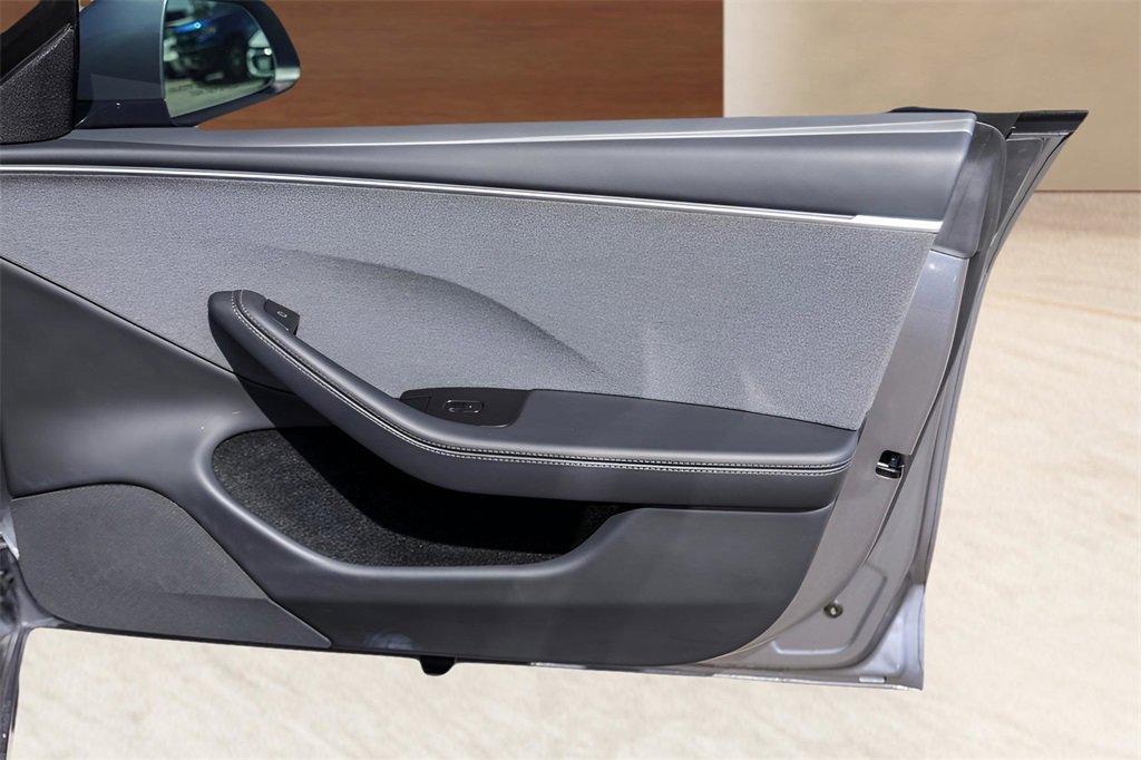 Used 2024 Tesla Model 3 Standard Range image 26