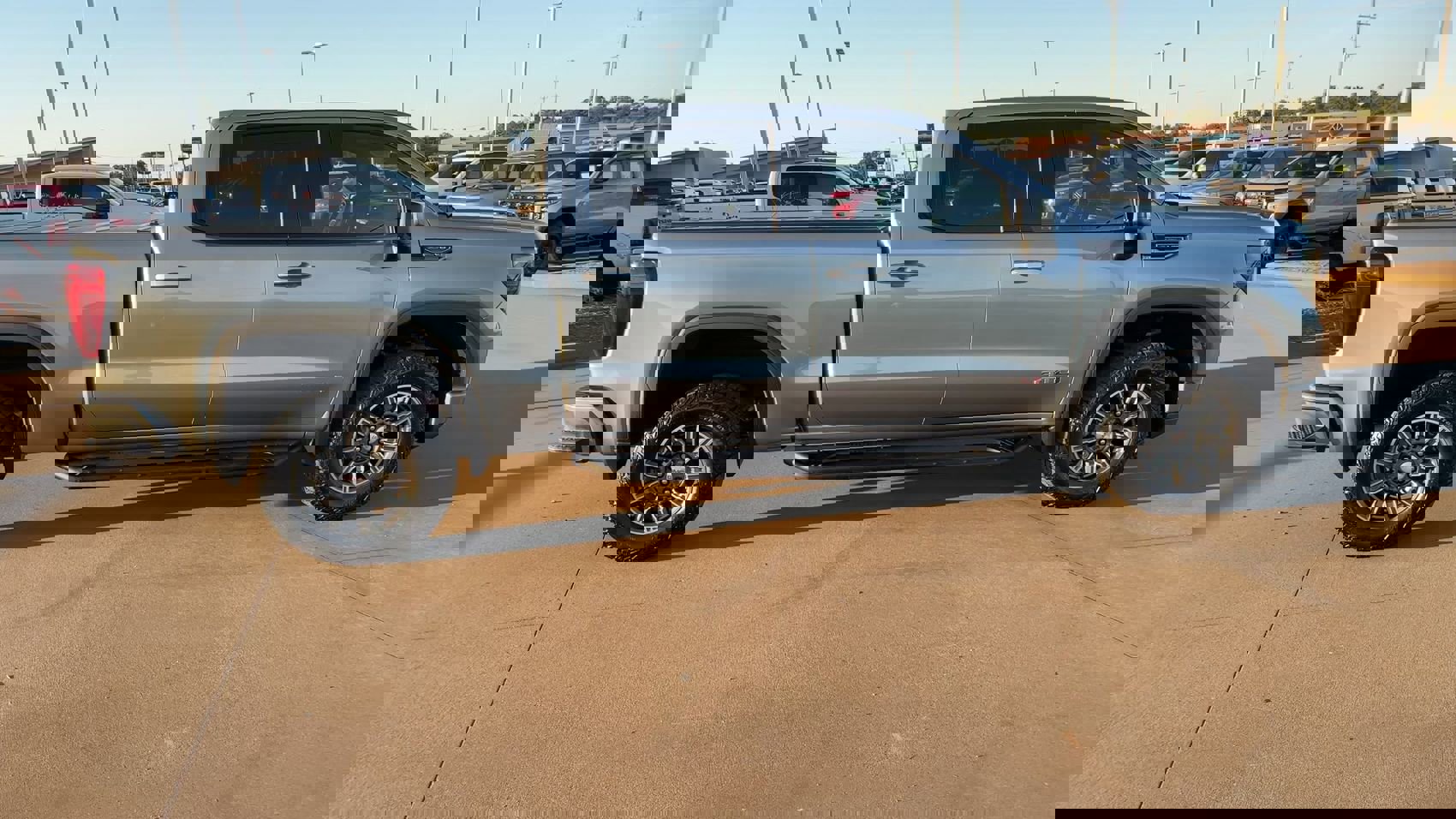 Used 2024 GMC Sierra 1500 AT4 w/ Technology Package image 2