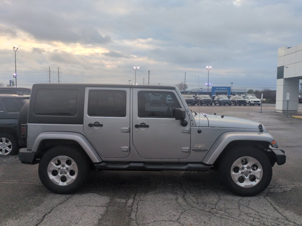 Used 2013 Jeep Wrangler Unlimited Sahara w/ Dual Top Group image 5