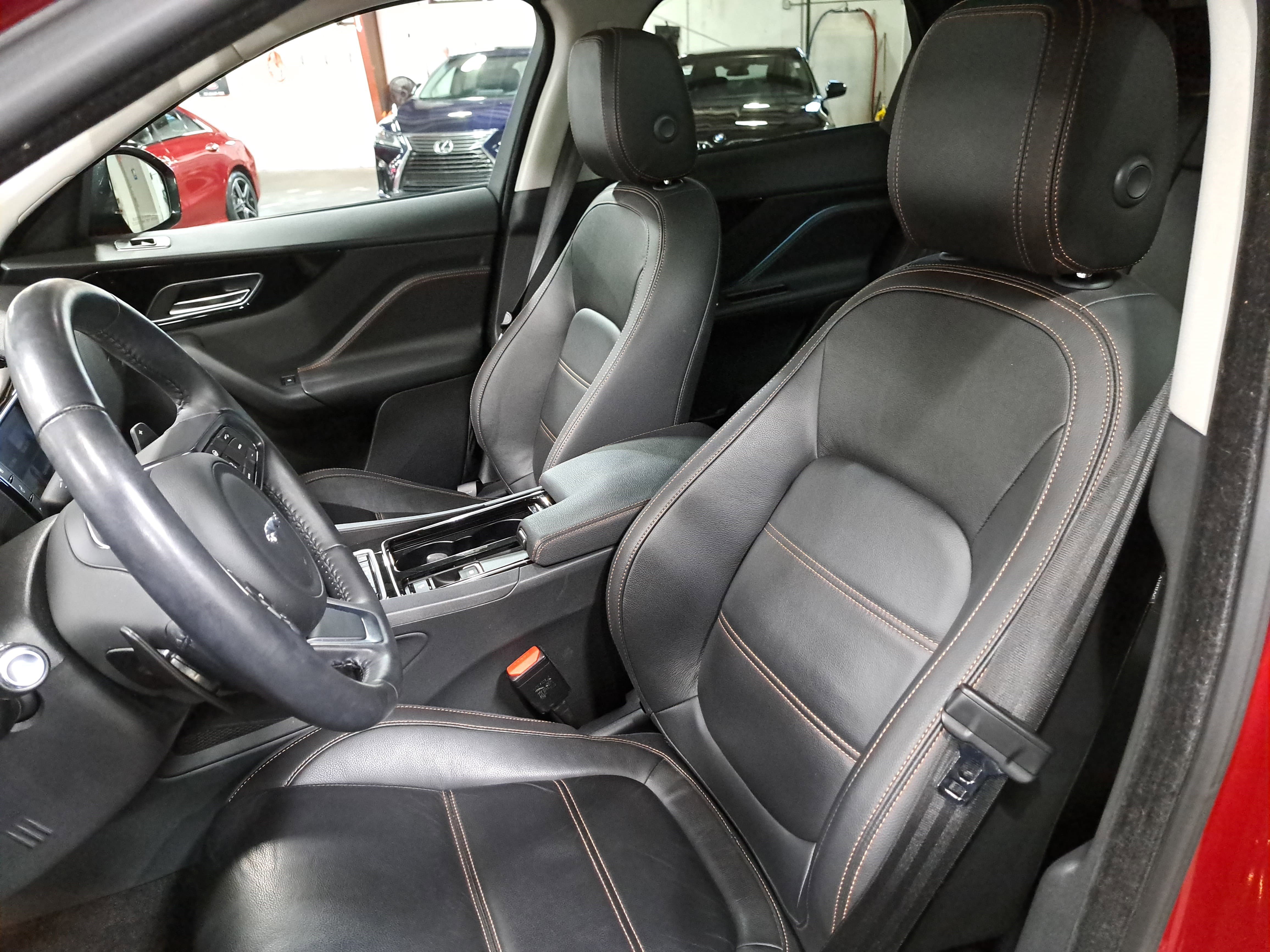 Used 2018 Jaguar F-PACE Prestige image 16