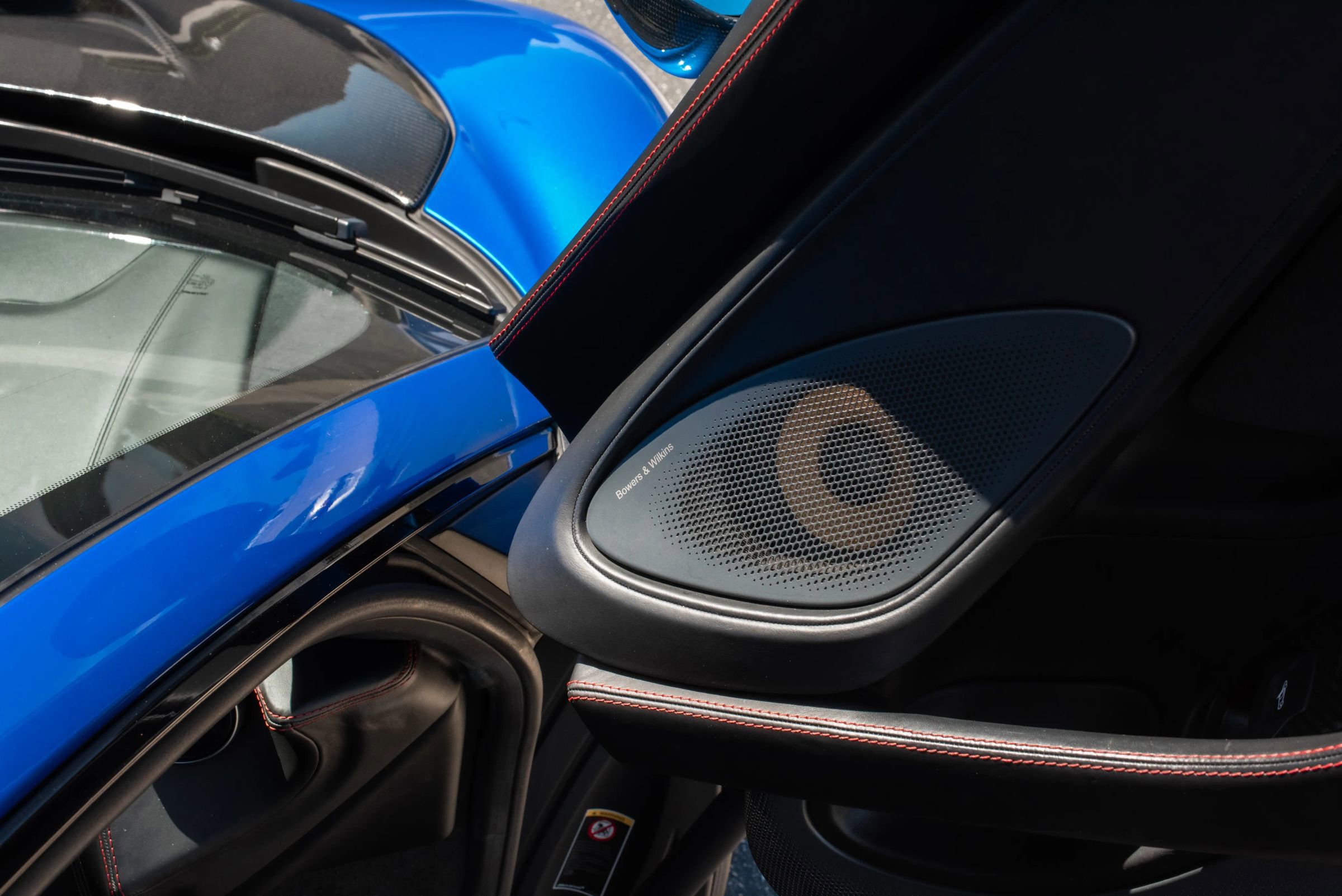 Used 2018 McLaren 570S Spider RWD image 17