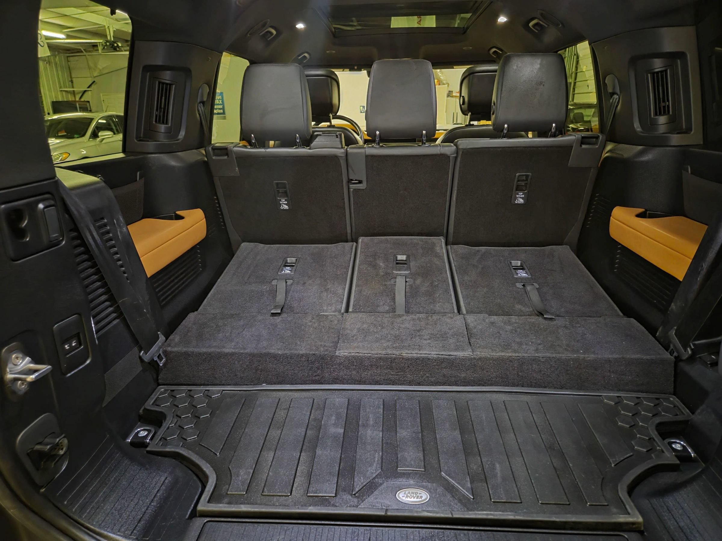 Used 2024 Land Rover Defender 130 X-Dynamic SE AWD/4WD image 39