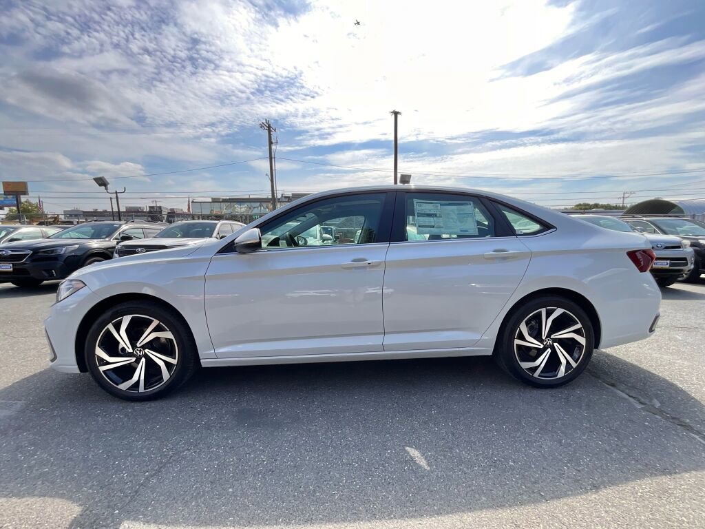 New 2025 Volkswagen Jetta SEL image 5
