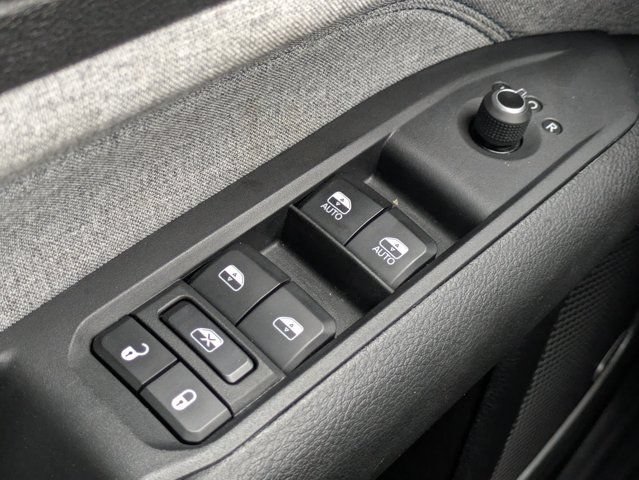 Used 2023 Jeep Compass Latitude w/ Sun and Sound Group AWD/4WD image 25