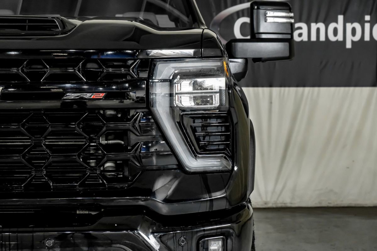 Used 2025 Chevrolet Silverado 2500 ZR2 w/ Technology Package image 41
