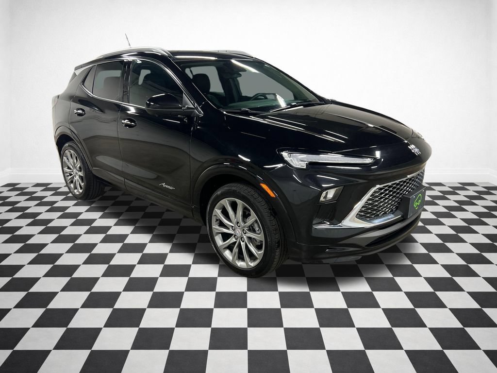 Certified 2025 Buick Encore GX Avenir w/ Avenir Technology Package AWD/4WD 360° Tour