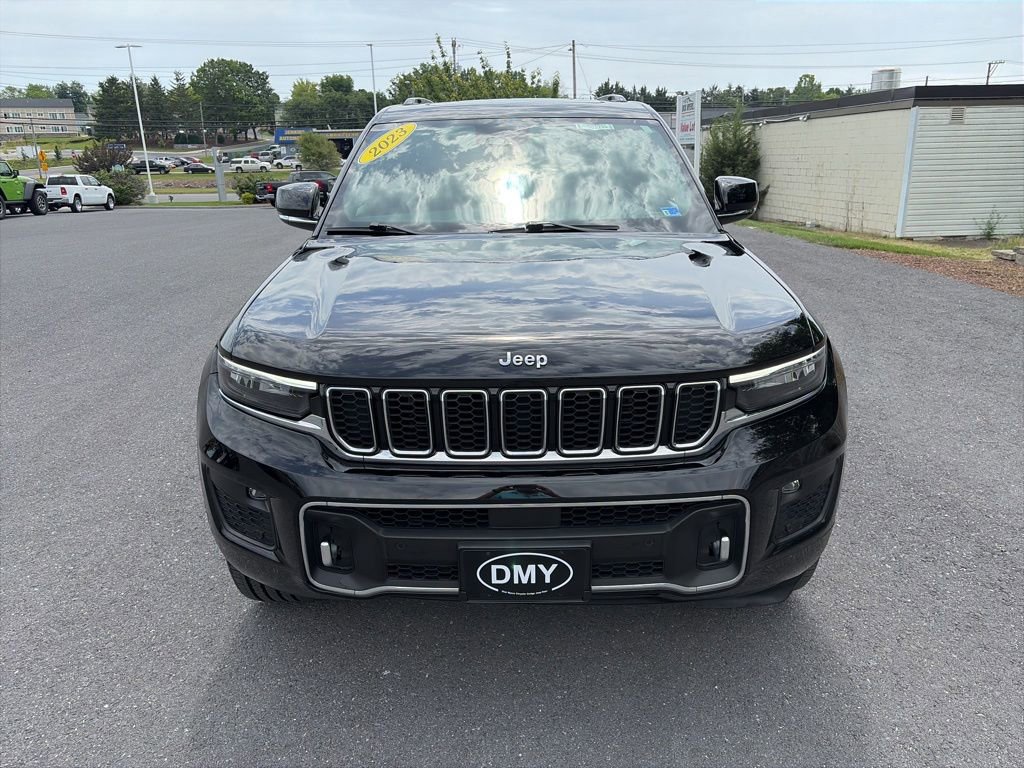 Used 2023 Jeep Grand Cherokee Overland AWD/4WD image 5