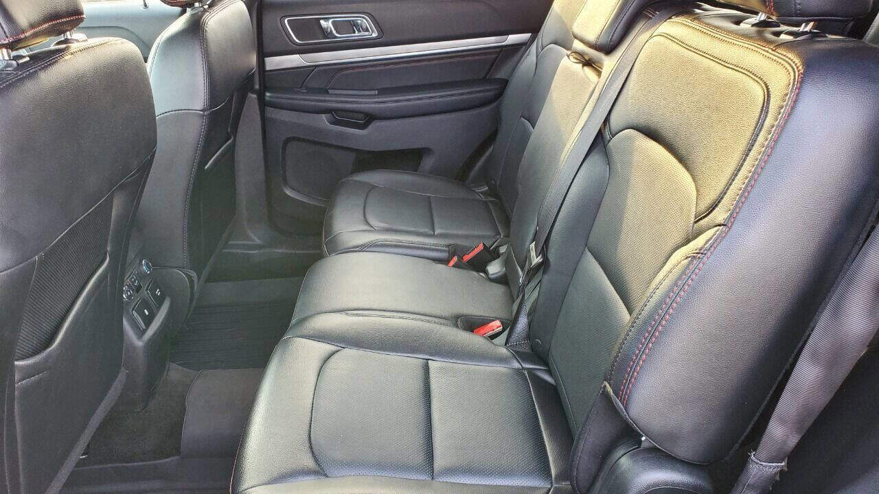 Used 2018 Ford Explorer Sport w/ Equipment Group 401A image 12