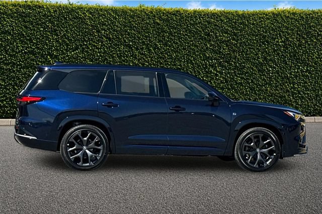 New 2026 Lexus TX 500h AWD image 4