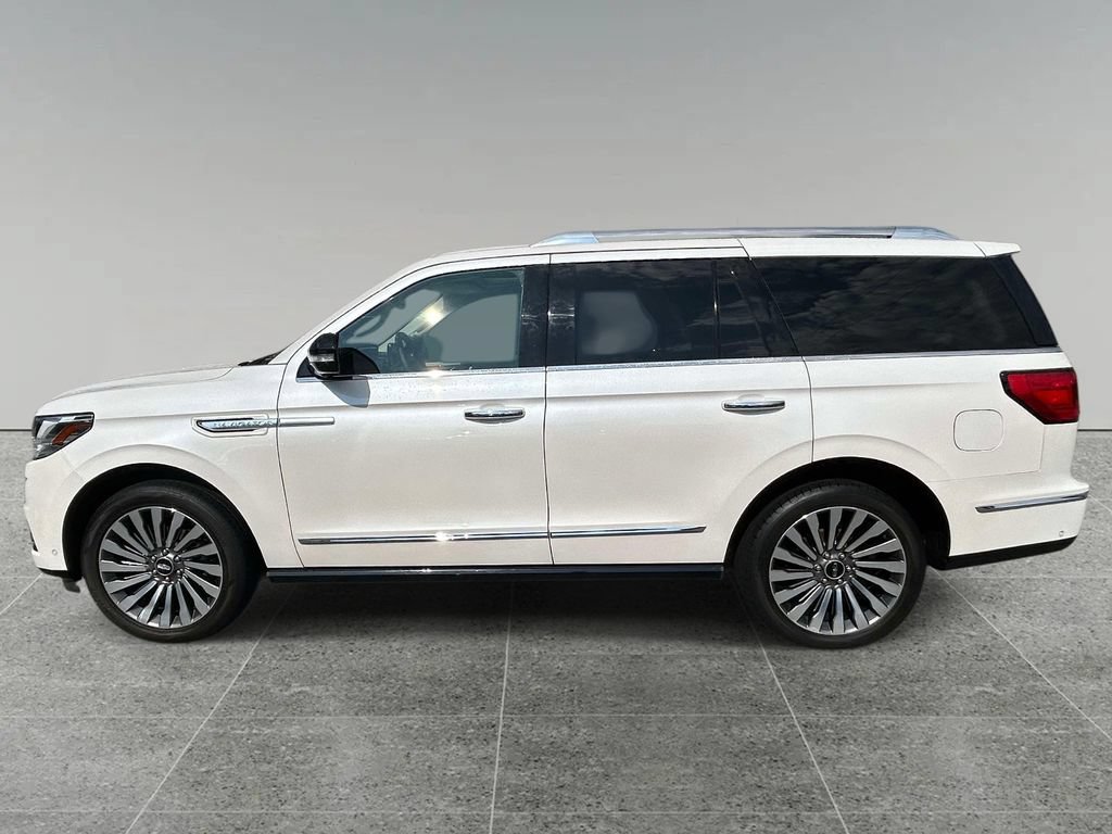 Used 2018 Lincoln Navigator Reserve w/ Technology Package AWD/4WD image 2