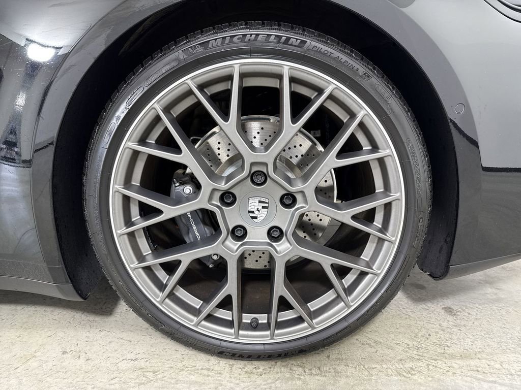 Certified 2025 Porsche 911 Carrera image 14
