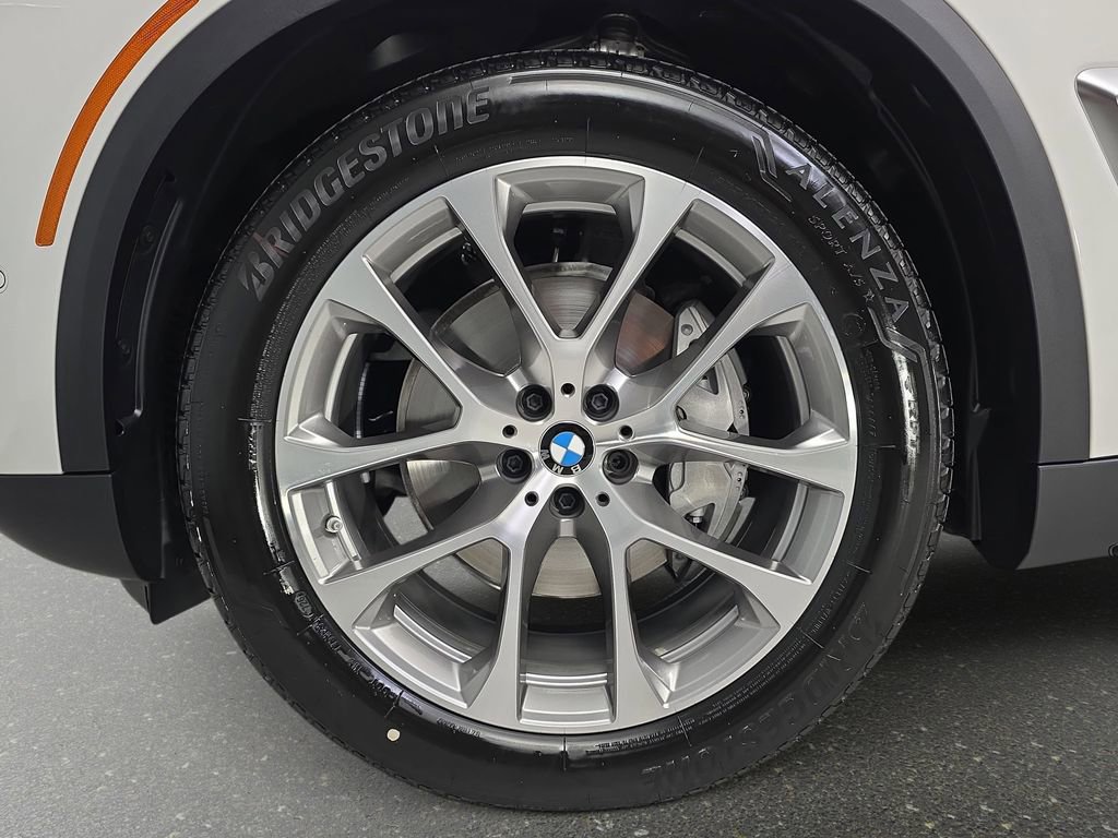 New 2026 BMW X5 xDrive40i w/ Off-Road Package image 32