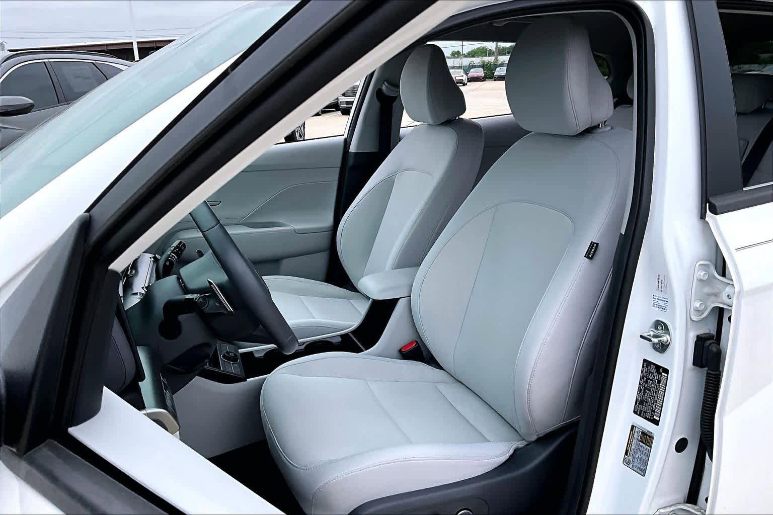 Used 2024 Hyundai Kona SEL w/ Convenience Package FWD image 8