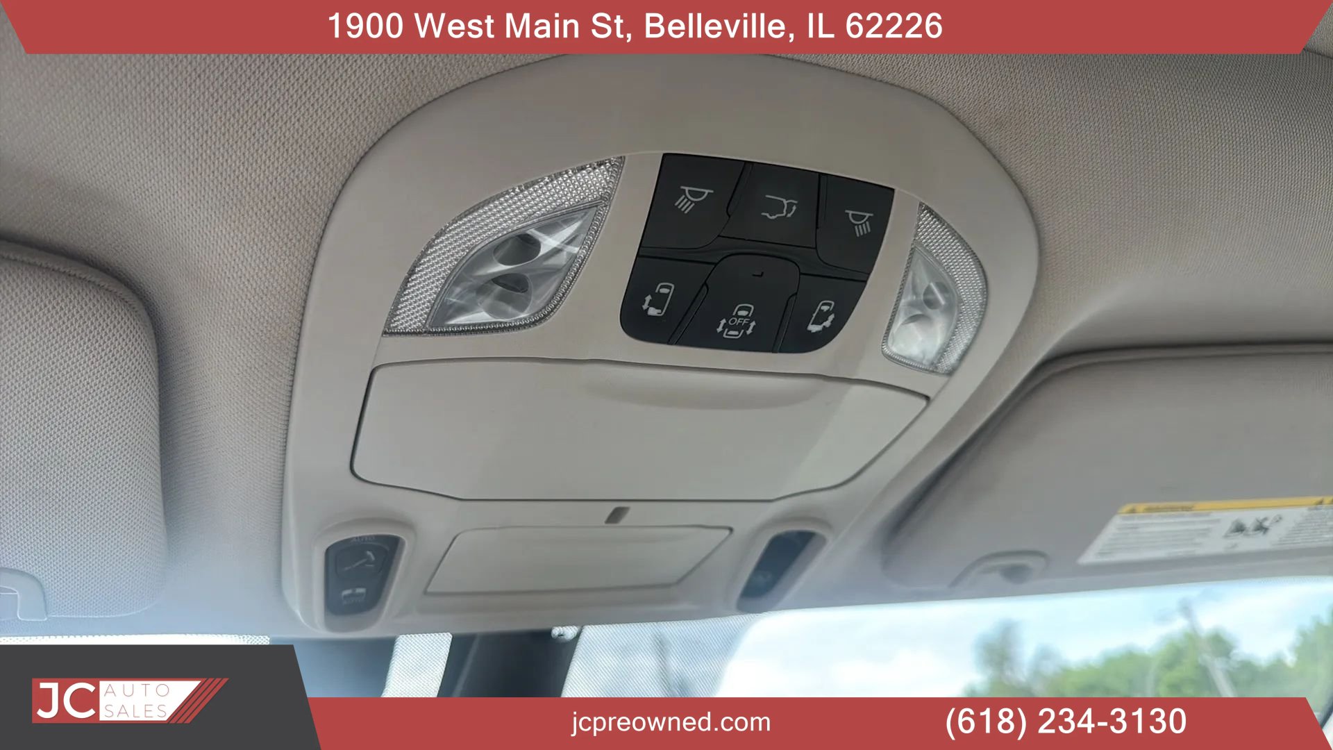 Used 2017 Chrysler Pacifica Platinum FWD image 18