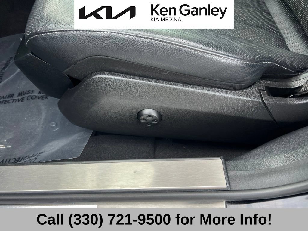 Used 2014 Mercedes-Benz E 350 4MATIC Sedan image 25