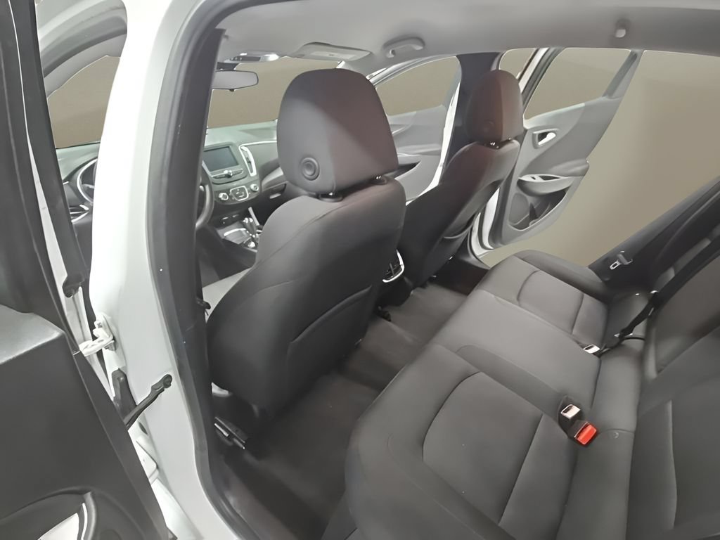 Used 2018 Chevrolet Malibu LT FWD image 16