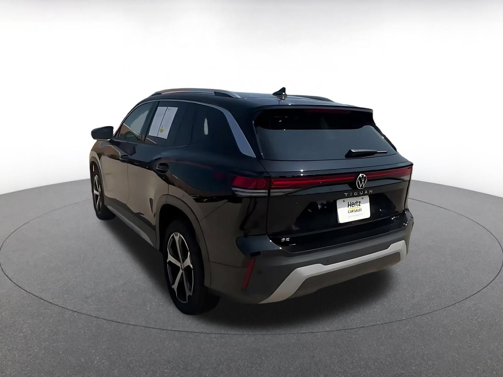 Used 2026 Volkswagen Tiguan SE AWD/4WD image 10