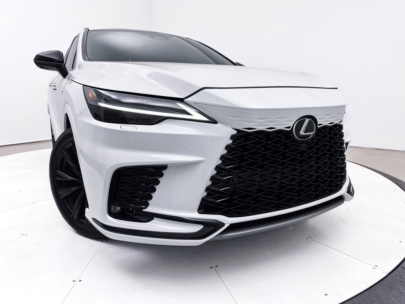 Used 2024 Lexus RX 500h F Sport image 8