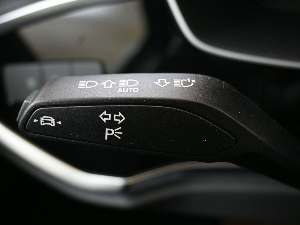 New 2025 Audi Q3 2.0T Premium image 29