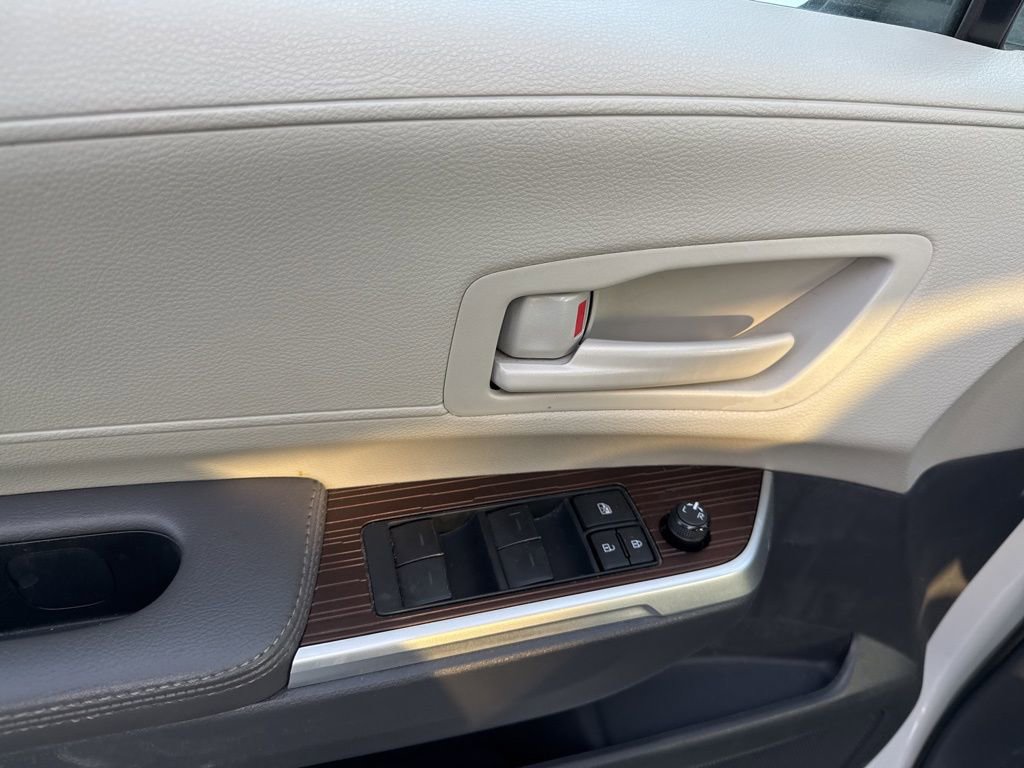 Used 2024 Toyota Sienna LE image 15