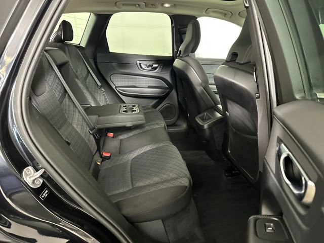 Used 2023 Volvo XC60 B5 Core image 26