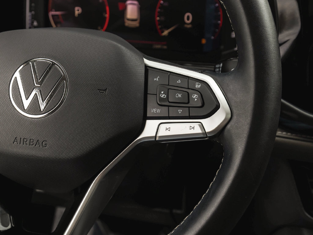 Used 2022 Volkswagen Taos SEL w/ Panoramic Sunroof Package AWD/4WD image 28