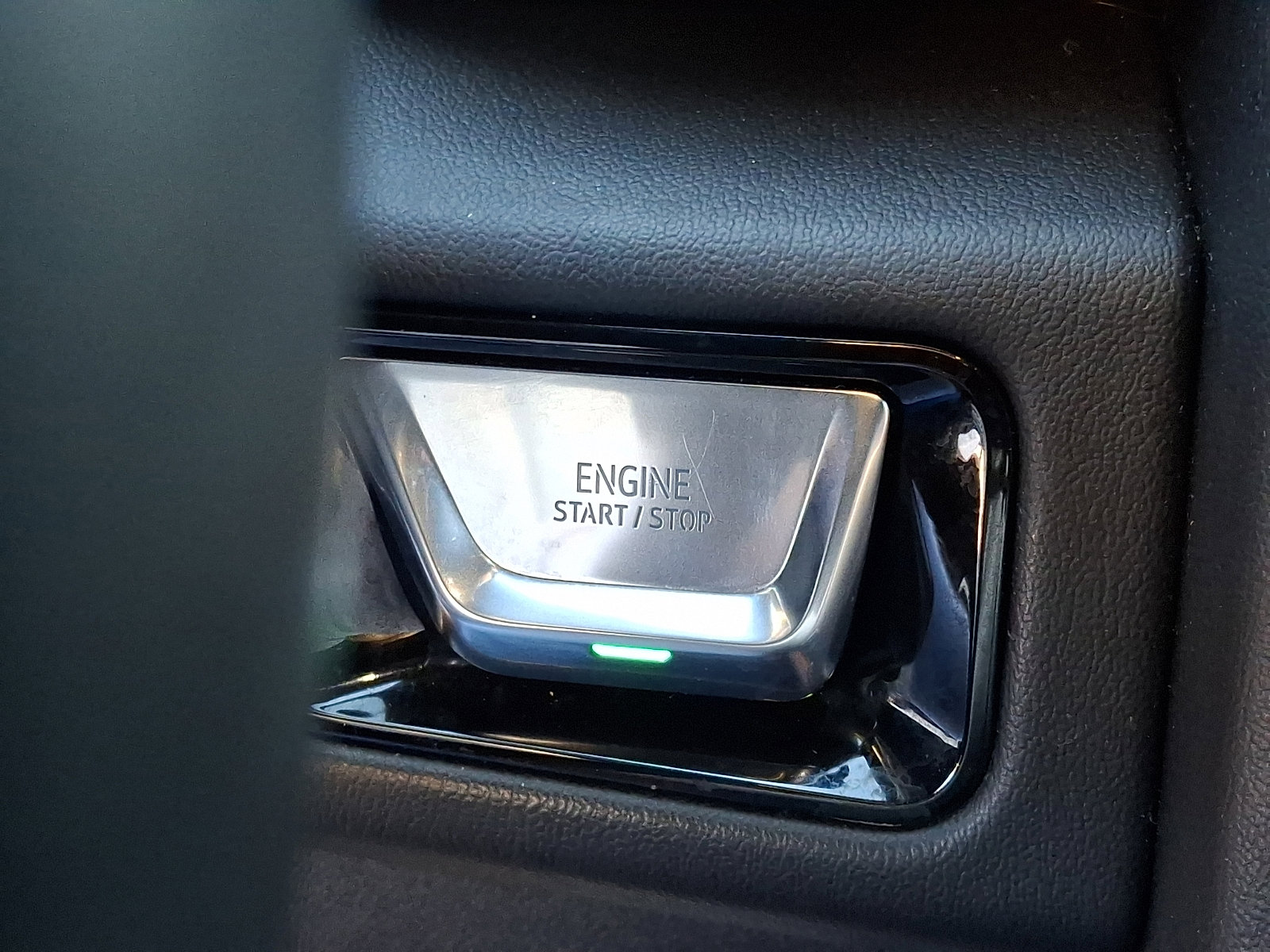 Certified 2025 GMC Yukon Denali image 26