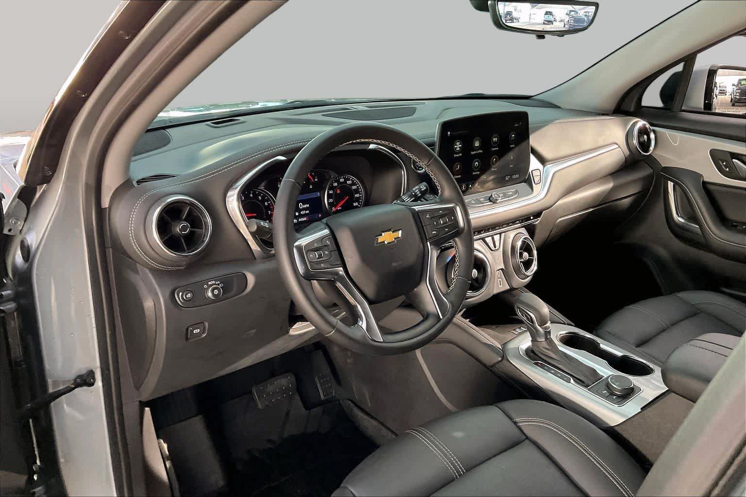 Used 2024 Chevrolet Blazer LT w/ Sound & Technology Package FWD image 16