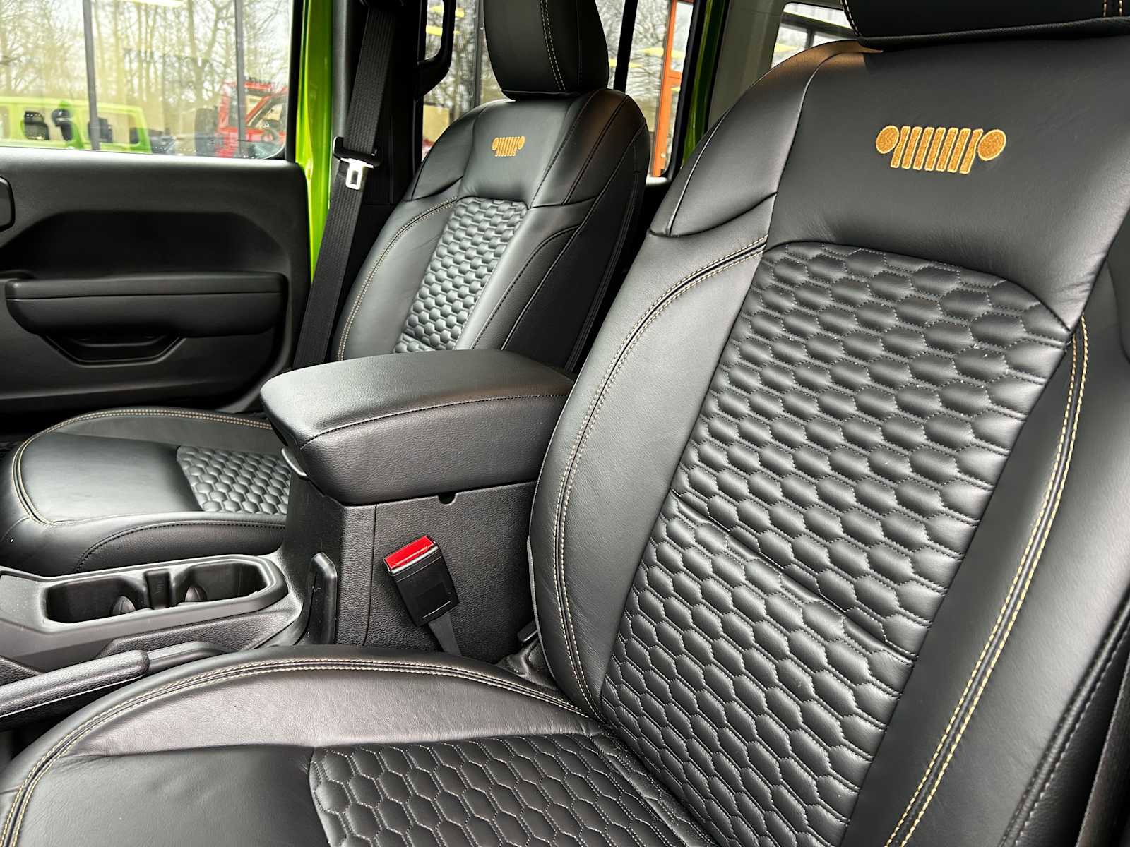 Used 2025 Jeep Wrangler Sport S image 19