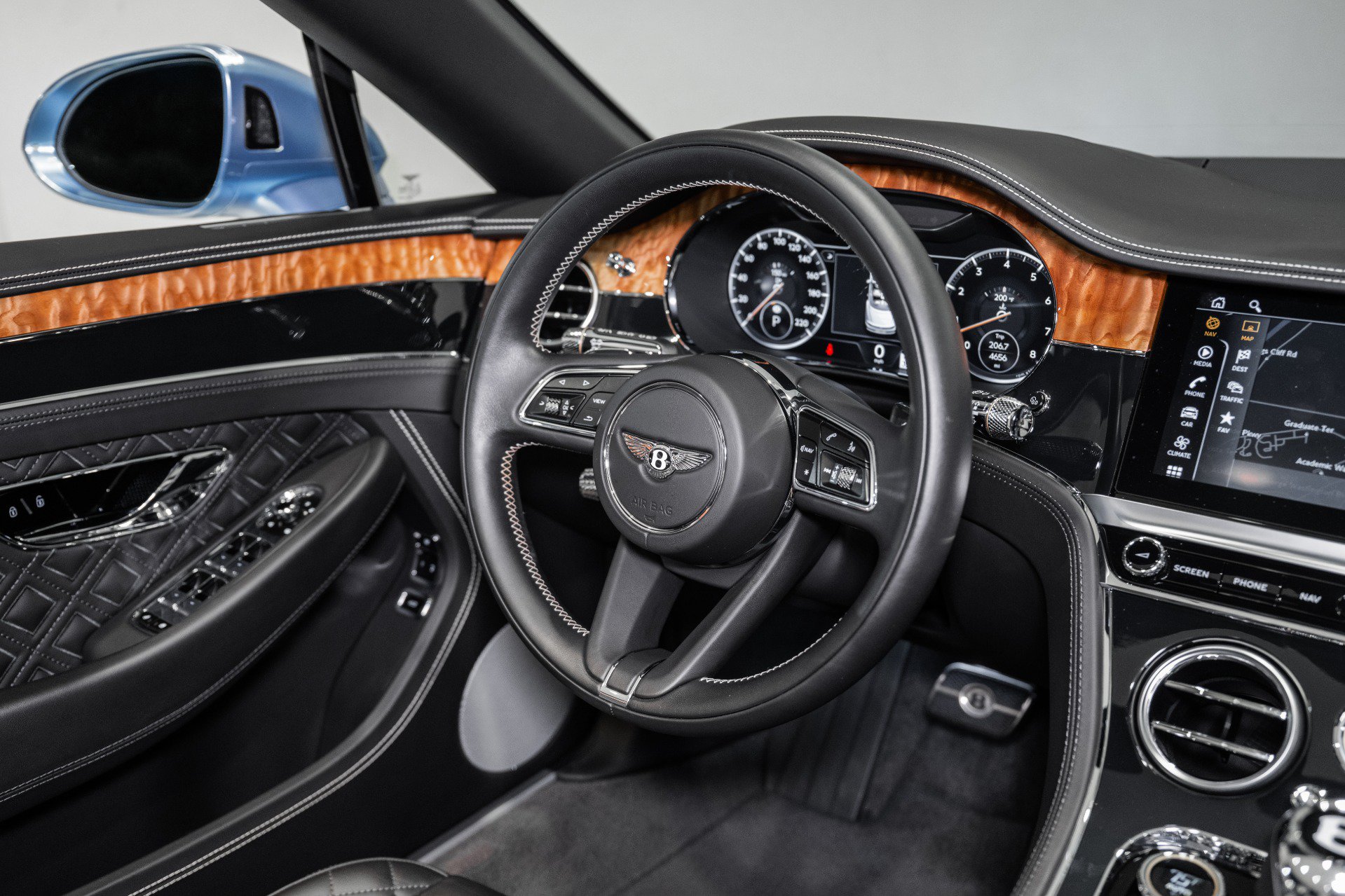 Certified 2022 Bentley Continental GT V8 AWD/4WD image 26