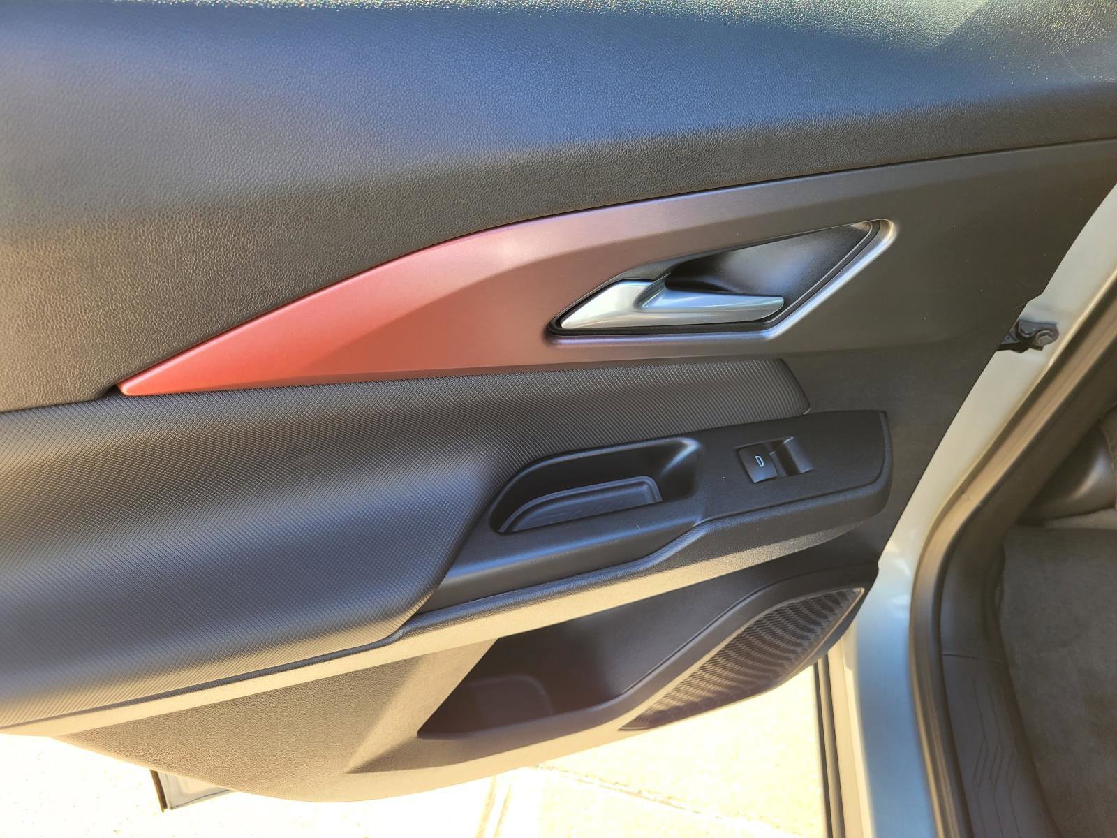 Used 2024 Chevrolet Equinox EV RS FWD image 16