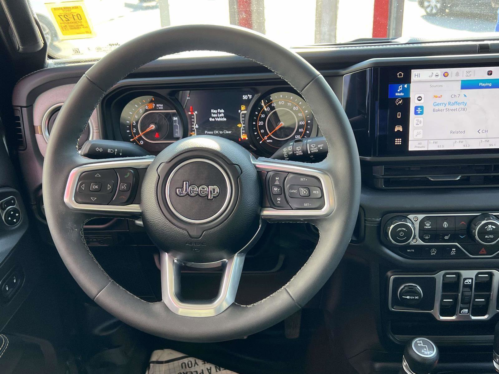 Used 2025 Jeep Wrangler Sahara image 16