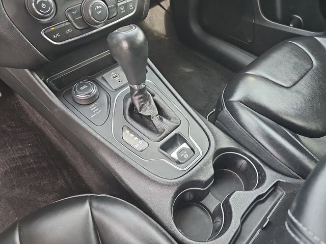 Used 2019 Jeep Cherokee Latitude Plus image 28