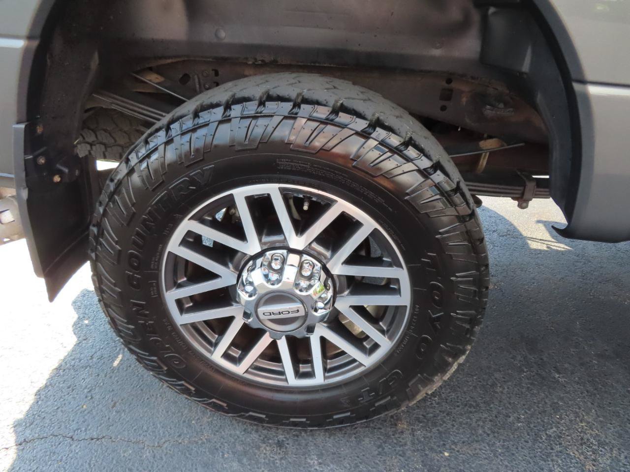 Used 2019 Ford F350 Lariat w/ Lariat Value Package AWD/4WD image 23