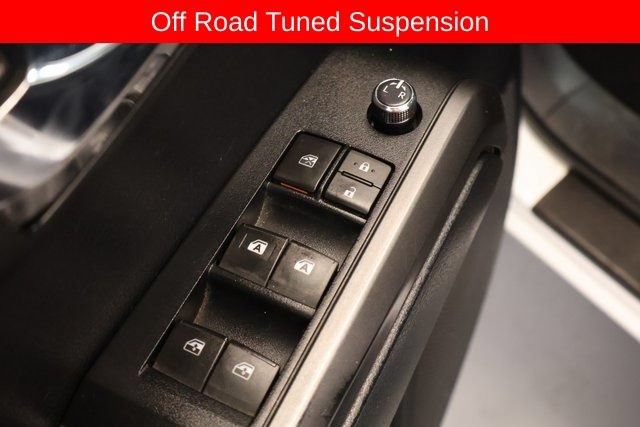 Used 2016 Toyota Tacoma TRD Off-Road w/ Premium & Technology Package AWD/4WD image 13