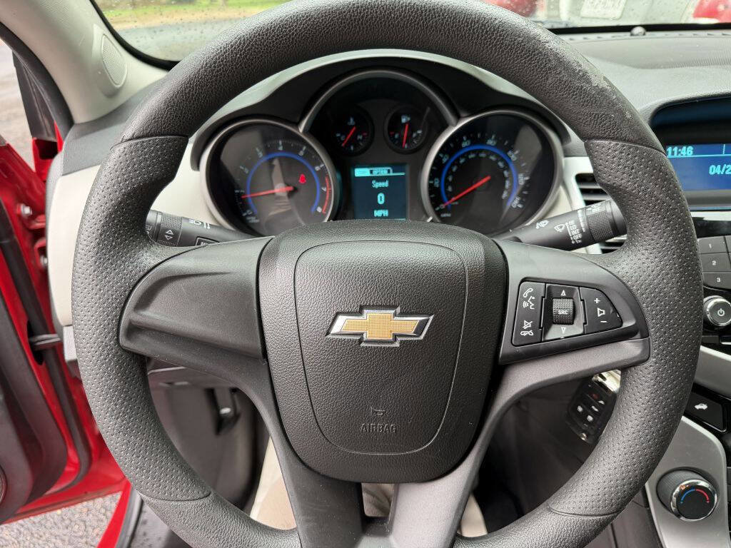 Used 2016 Chevrolet Cruze LS FWD image 13