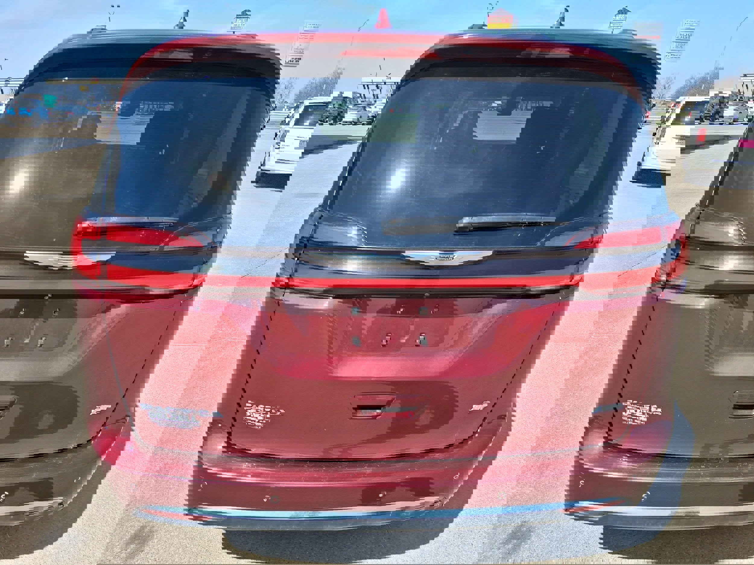 Used 2022 Chrysler Pacifica Touring-L AWD/4WD image 5