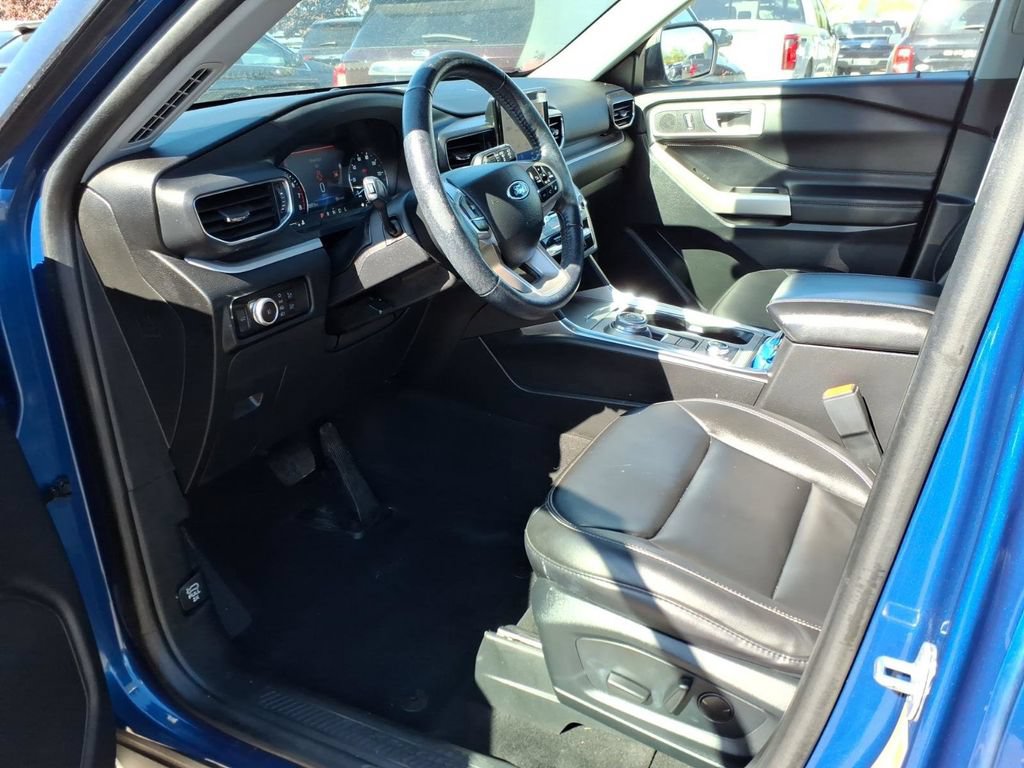 Certified 2023 Ford Explorer XLT w/ Equipment Group 202A AWD/4WD image 10
