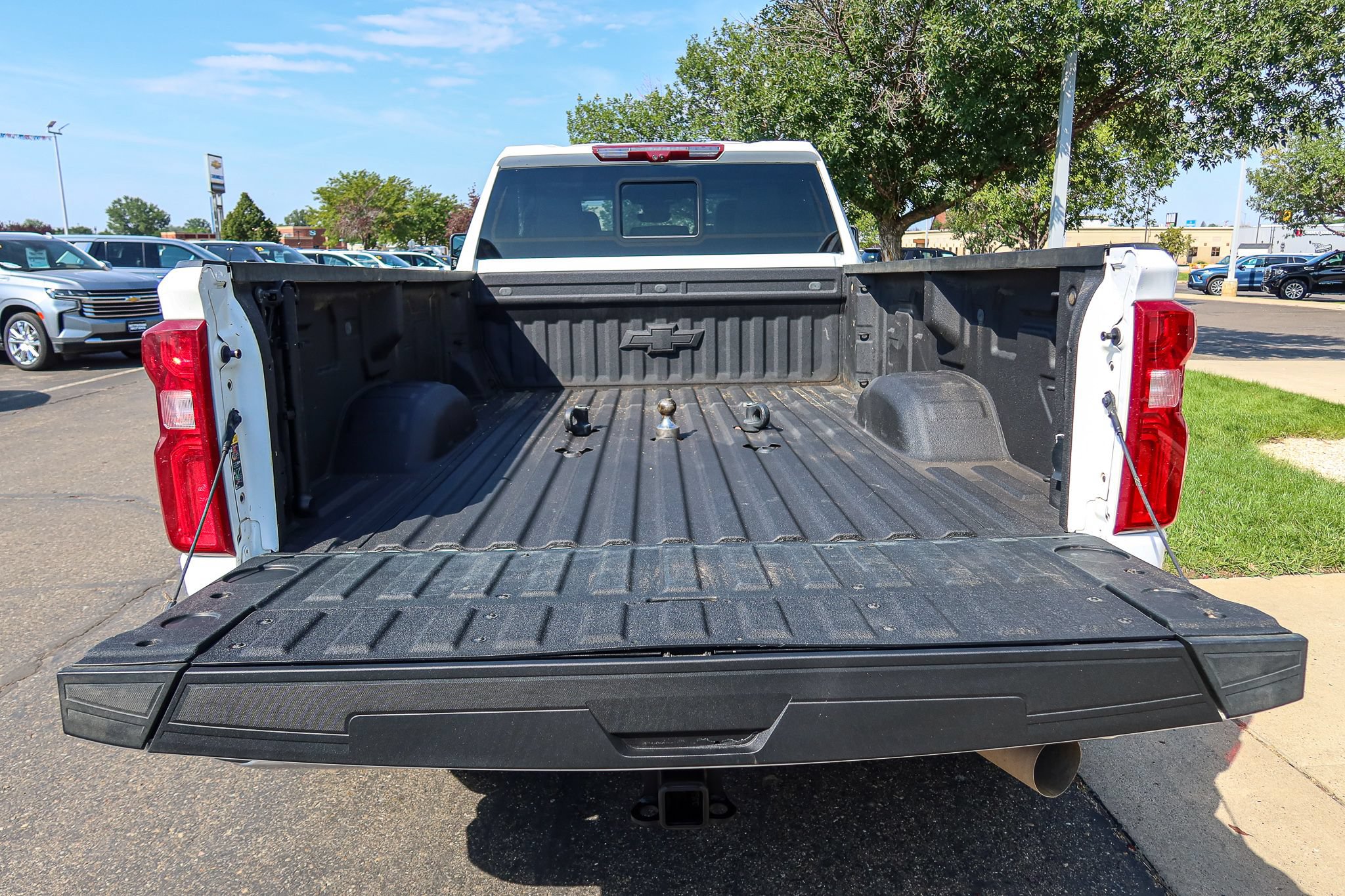 Used 2024 Chevrolet Silverado 3500 LTZ w/ LTZ Convenience Package AWD/4WD image 10