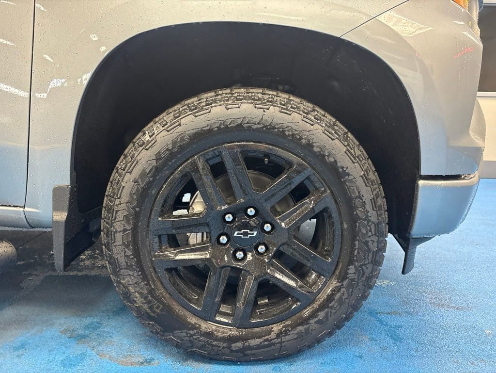 New 2026 Chevrolet Silverado 1500 Custom w/ Turbomax Blackout Package AWD/4WD image 3