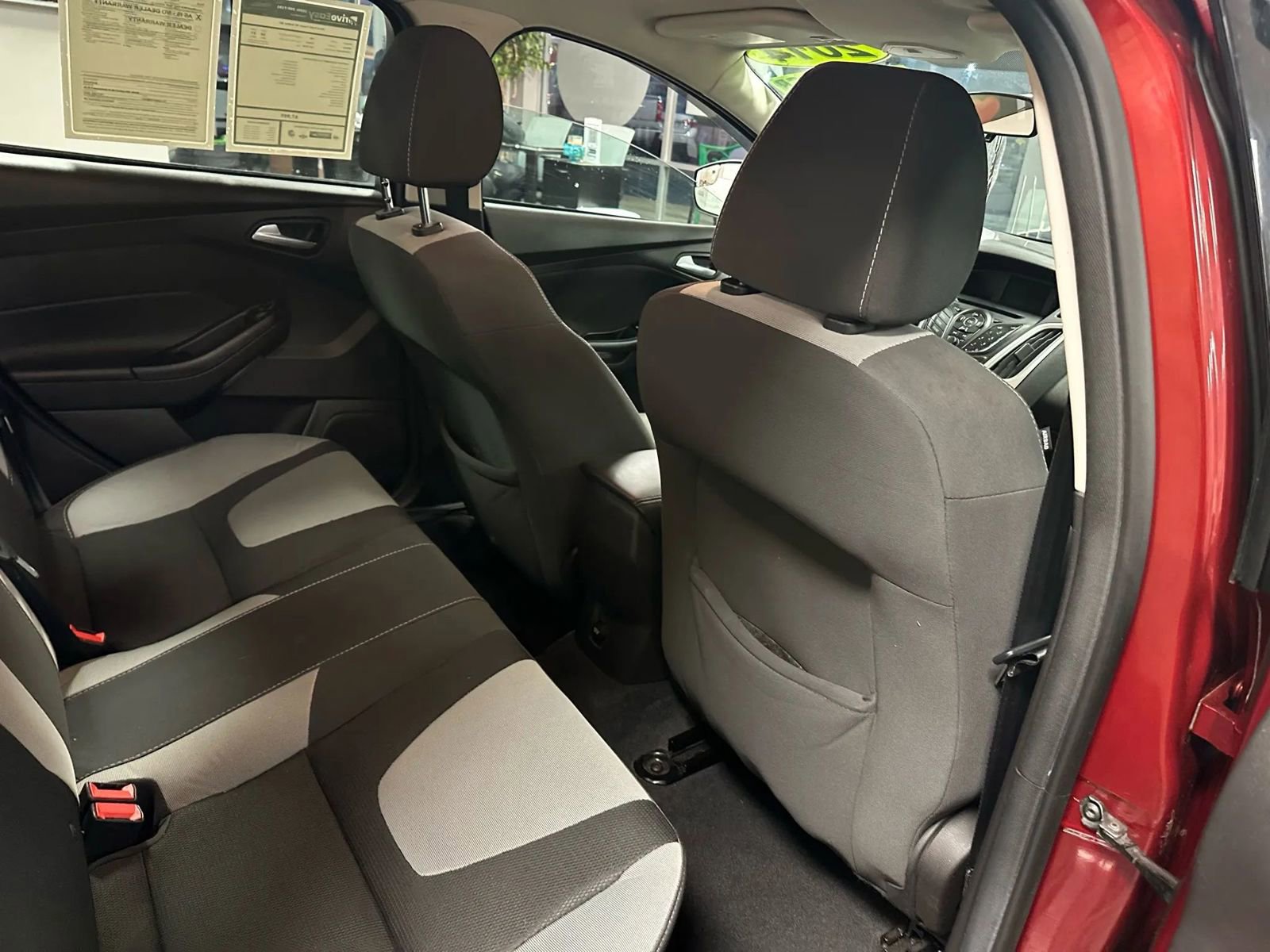 Used 2014 Ford Focus SE w/ SE Sport Package image 48