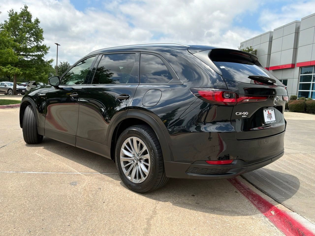 Used 2025 MAZDA CX-90 3.3 Turbo w/ Preferred Package AWD/4WD image 7
